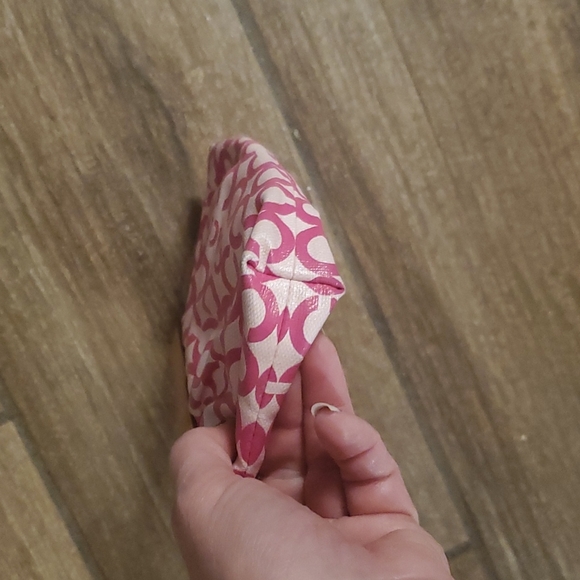 COACH Signature C Pink and White Wristlet Clutch. - Picture 10 of 12